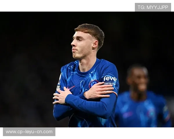 切尔西禁区混战中，帕尔默机敏补射打破僵局