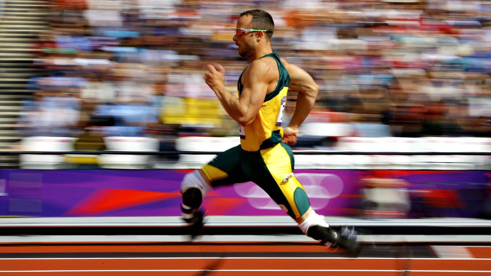 克莱尔·柯尔赞展现新生代仰泳实力，yy克莱尔